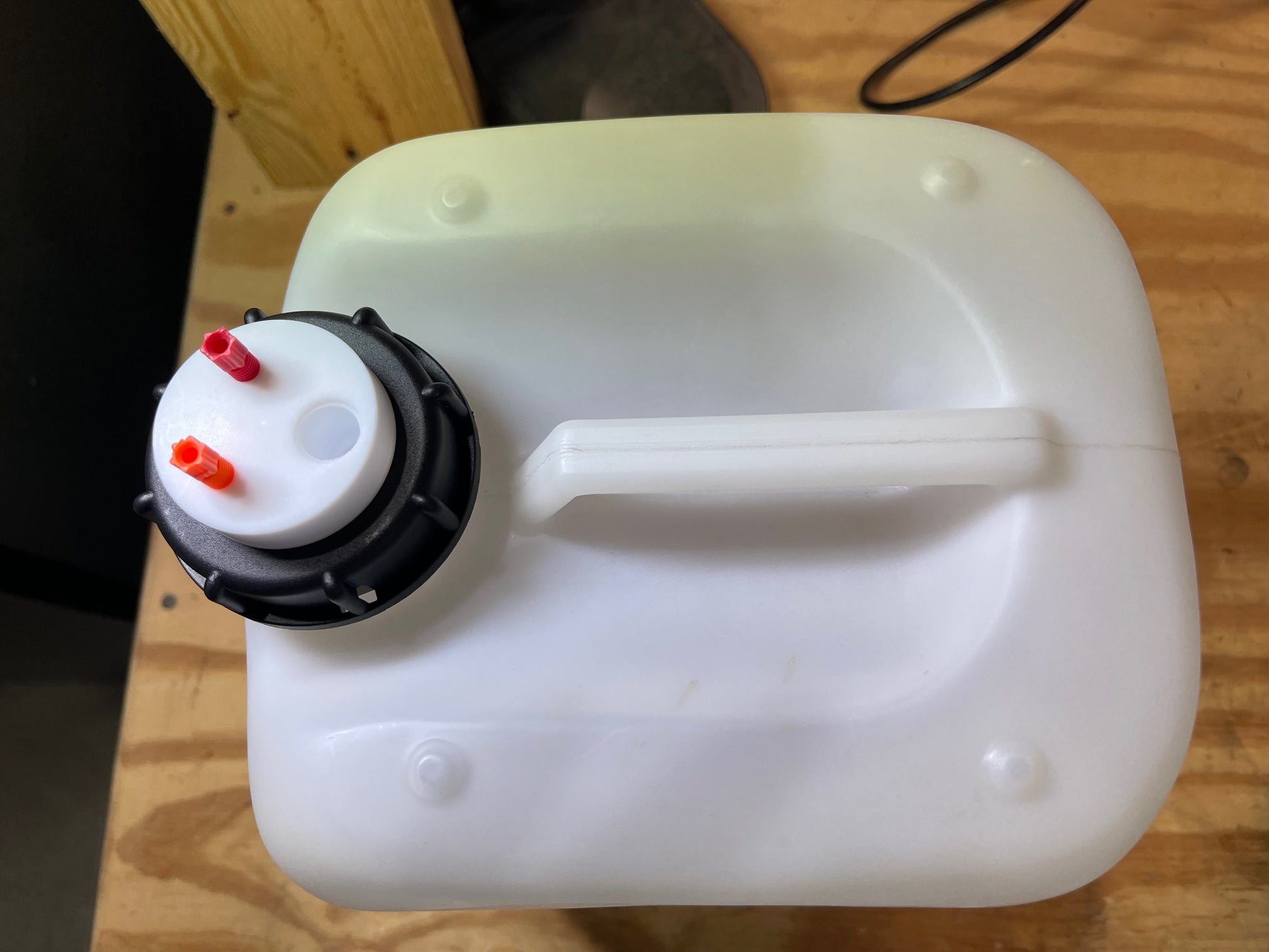 S60 Smart Caps for HPLC Solvent Waste Containers
